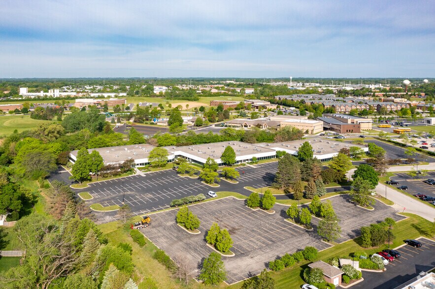 536-616 Atrium Dr, Vernon Hills, IL à louer - Aérien - Image 3 de 22