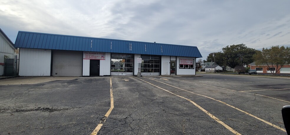 1701 S 6th St, Springfield, IL for sale - Building Photo - Image 2 of 6