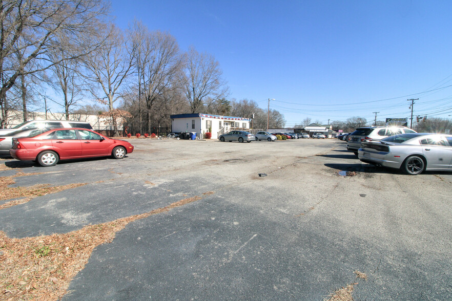 3023 Kernersville Rd, Winston-Salem, NC for sale - Building Photo - Image 3 of 5