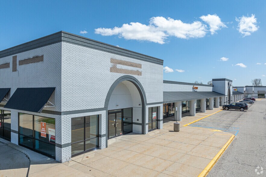 4450-4548 Breton Rd SE, Grand Rapids, MI à louer - Photo du bâtiment - Image 2 de 6