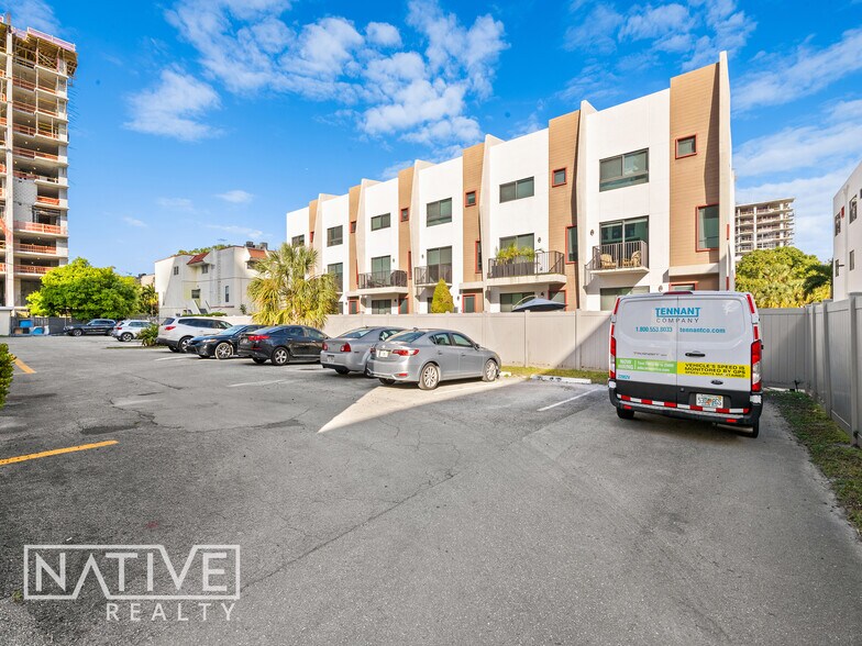 610 NE 1st Ave, Fort Lauderdale, FL à vendre - Photo du bâtiment - Image 3 de 32