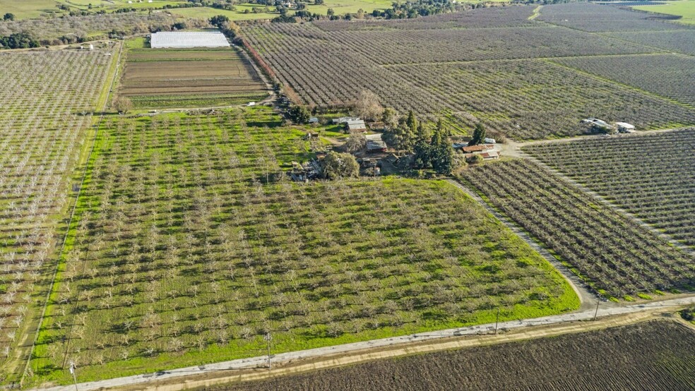 353 Barnheisel Rd, Hollister, CA for sale - Primary Photo - Image 1 of 1