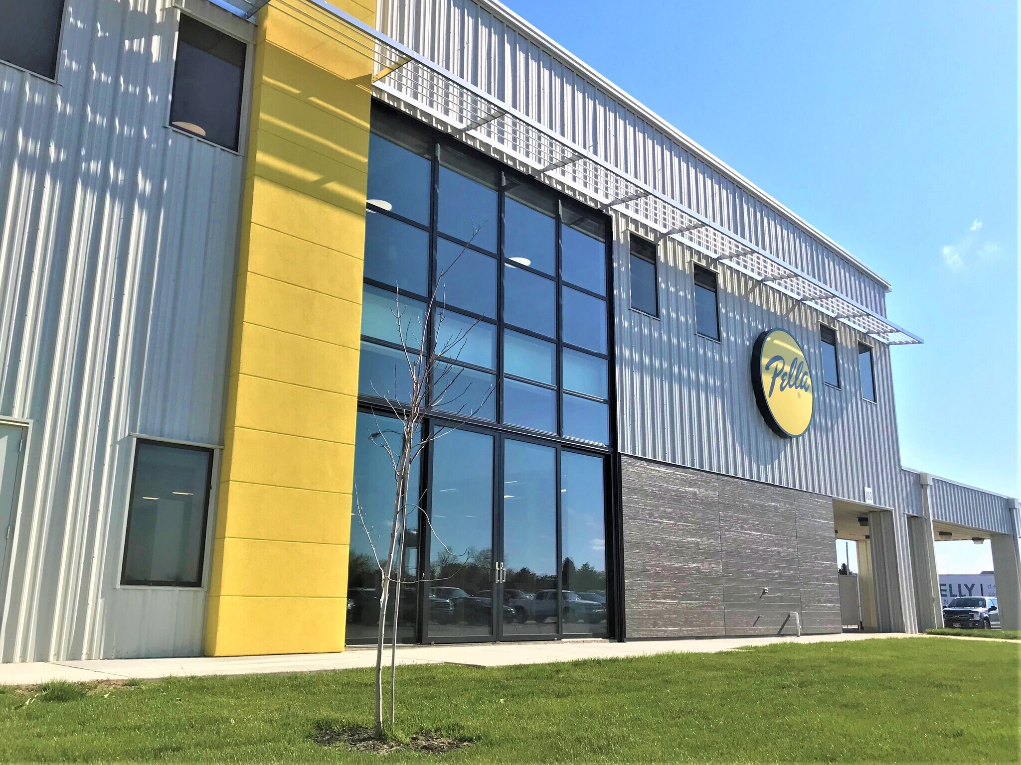 300 Centennial Dr, North Sioux City, SD à louer Photo du bâtiment- Image 1 de 3