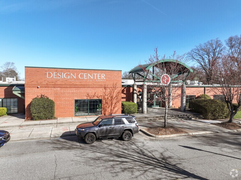 532-533 Patterson Ave, Mooresville, NC à vendre - Photo du bâtiment - Image 1 de 24