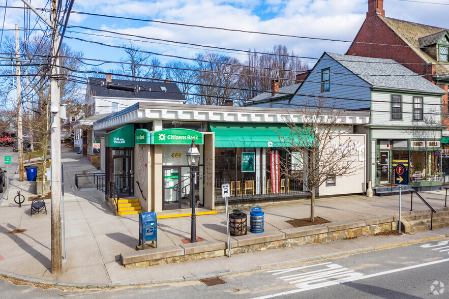 464 Hope St, Bristol, RI for sale - Building Photo - Image 1 of 1