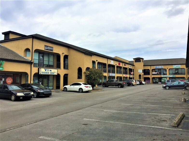 4820 University Dr, Huntsville, AL à vendre - Photo du bâtiment - Image 2 de 4