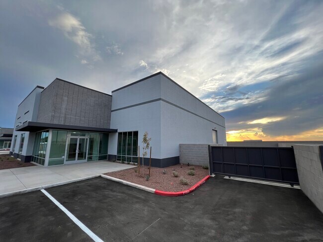 Plus de détails pour 8607 E Pecos Rd, Mesa, AZ - Industriel à louer