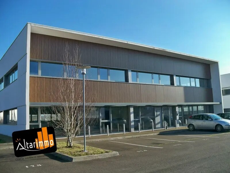 Office in Chartres for sale Building Photo- Image 1 of 22