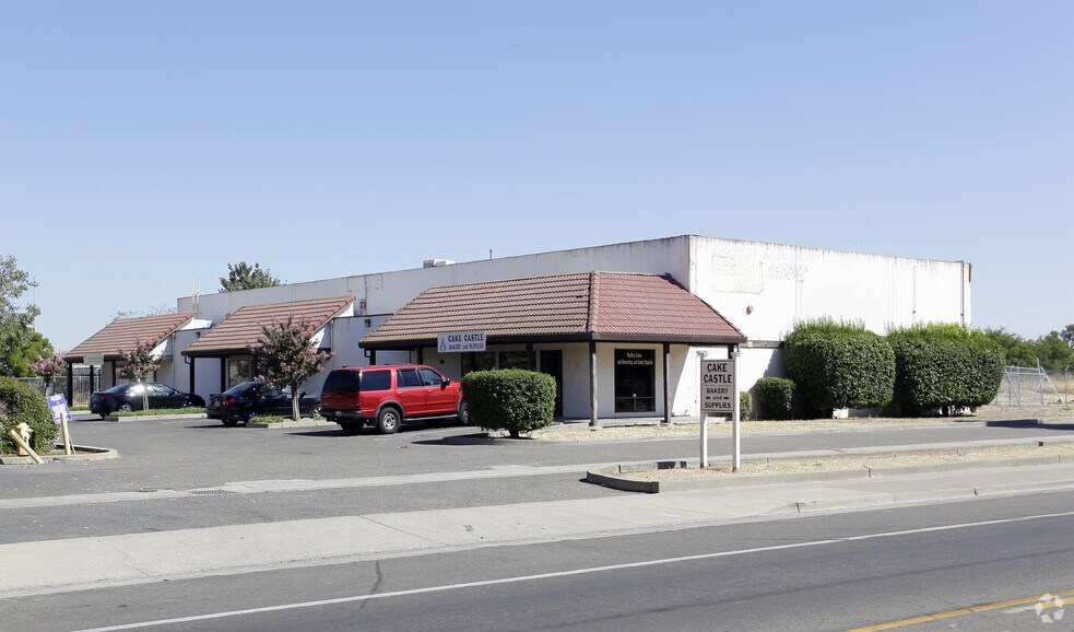 5601 66th Ave, Sacramento, CA à louer - Photo du bâtiment - Image 3 de 6