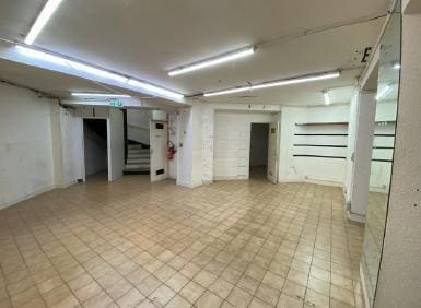 Retail in Paris for lease - Interior Photo - Image 3 of 10