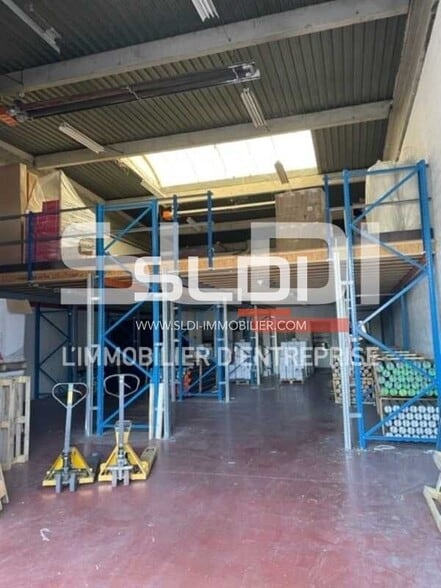Flex in Villeurbanne for lease - Interior Photo - Image 3 of 8