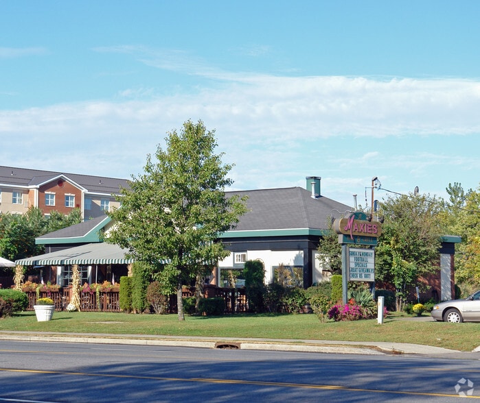 240-242 Wolf Road portefeuille de 2 propriétés à vendre sur LoopNet.ca - Photo principale - Image 1 de 2