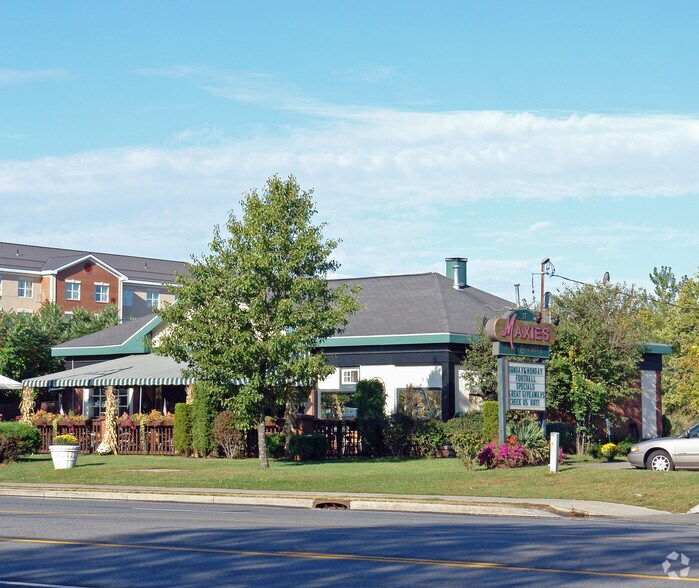 240 Wolf Rd, Albany, NY à vendre - Photo principale - Image 2 de 2