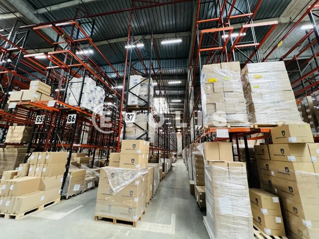 Industrial in Croissy-Beaubourg for lease Interior Photo- Image 1 of 4