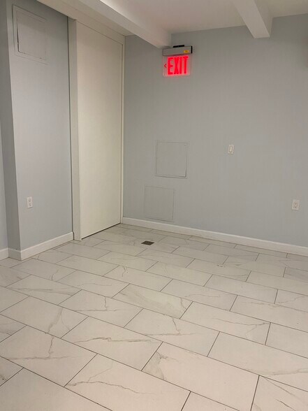 6721 13th Ave, Brooklyn, NY à vendre - Photo du bâtiment - Image 3 de 9