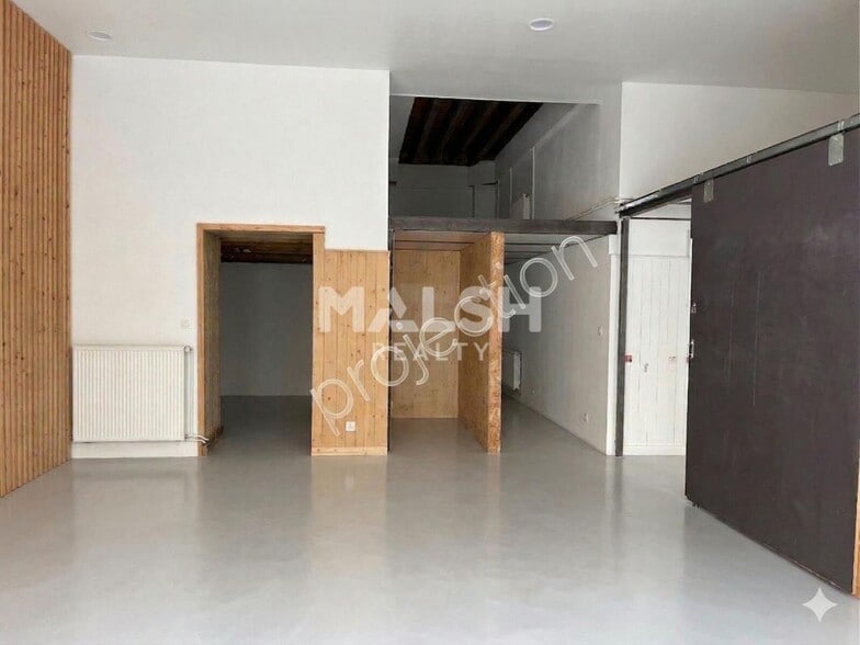 24 Rue De Saint-Cyr, Lyon for lease - Interior Photo - Image 2 of 10