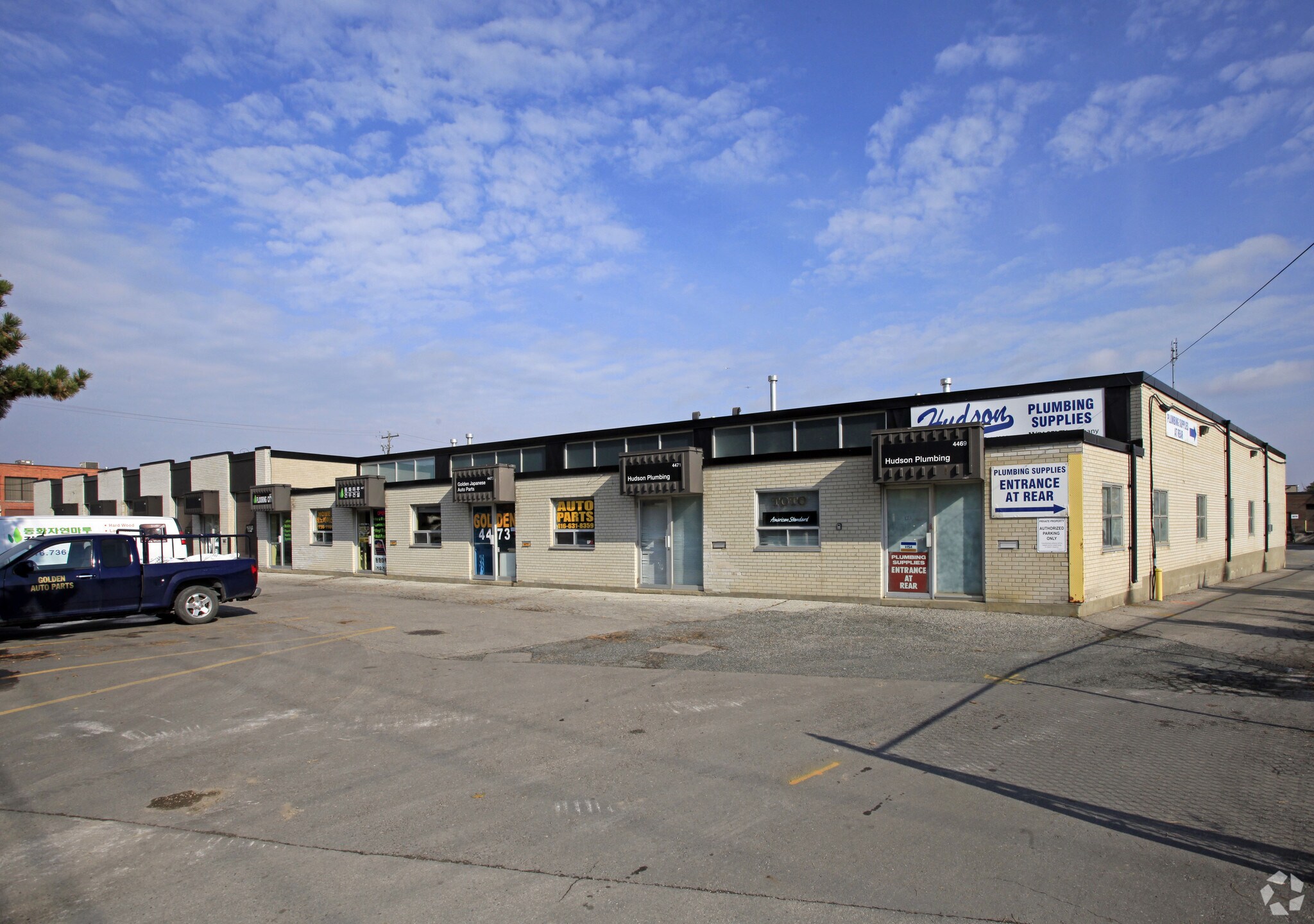 4469-4485 Chesswood Dr, Toronto, ON for lease Primary Photo- Image 1 of 5