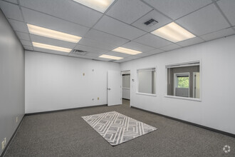 31919 1st Ave S, Federal Way, WA for lease Interior Photo- Image 2 of 7