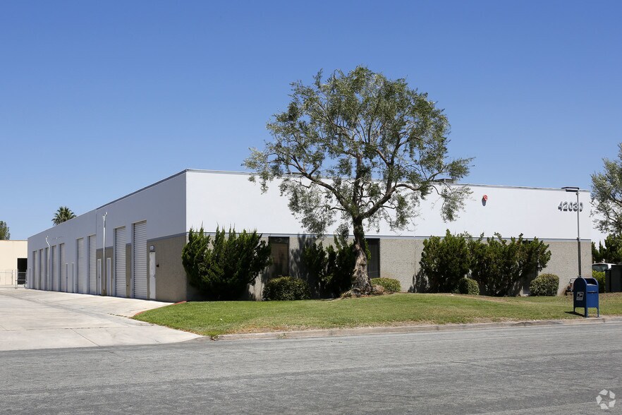 42030 Avenida Alvarado, Temecula, CA à louer - Photo du bâtiment - Image 2 de 3