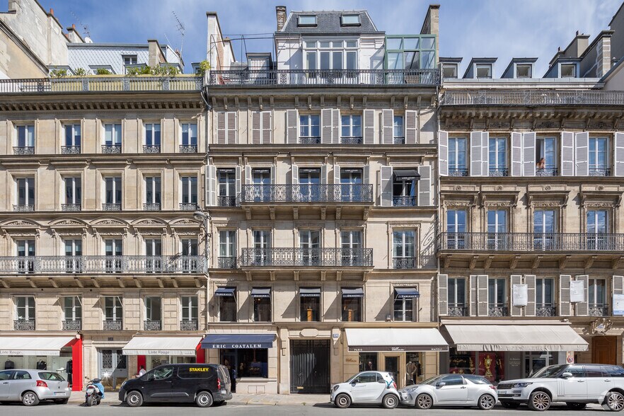 136 Rue Du Faubourg Saint-Honoré, Paris à louer - Photo du bâtiment - Image 2 de 13