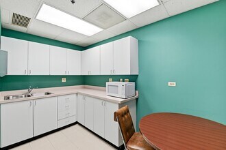 1S224 Summit Ave, Oakbrook Terrace, IL for lease Interior Photo- Image 1 of 10