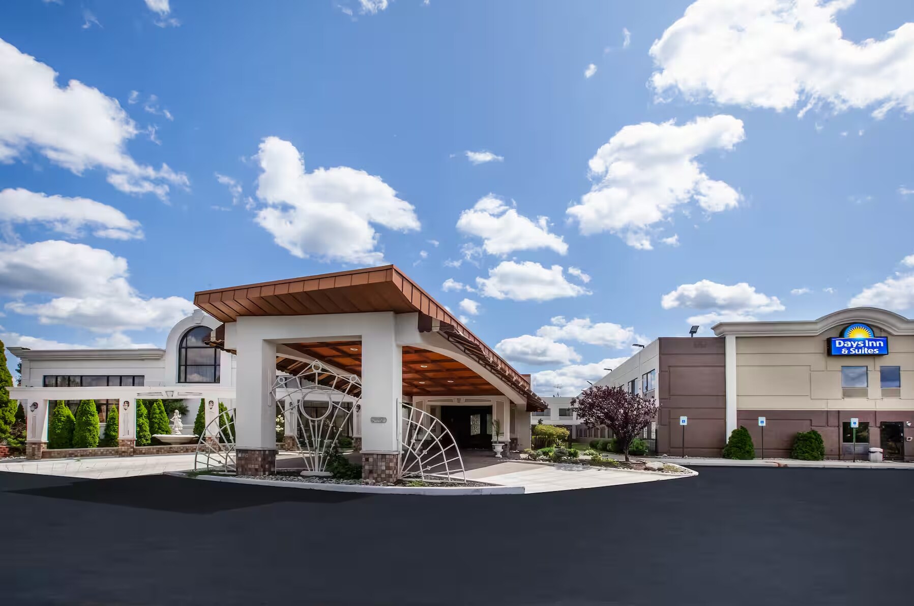 1919 Star Batt Dr, Rochester Hills, MI à vendre Photo du bâtiment- Image 1 de 1