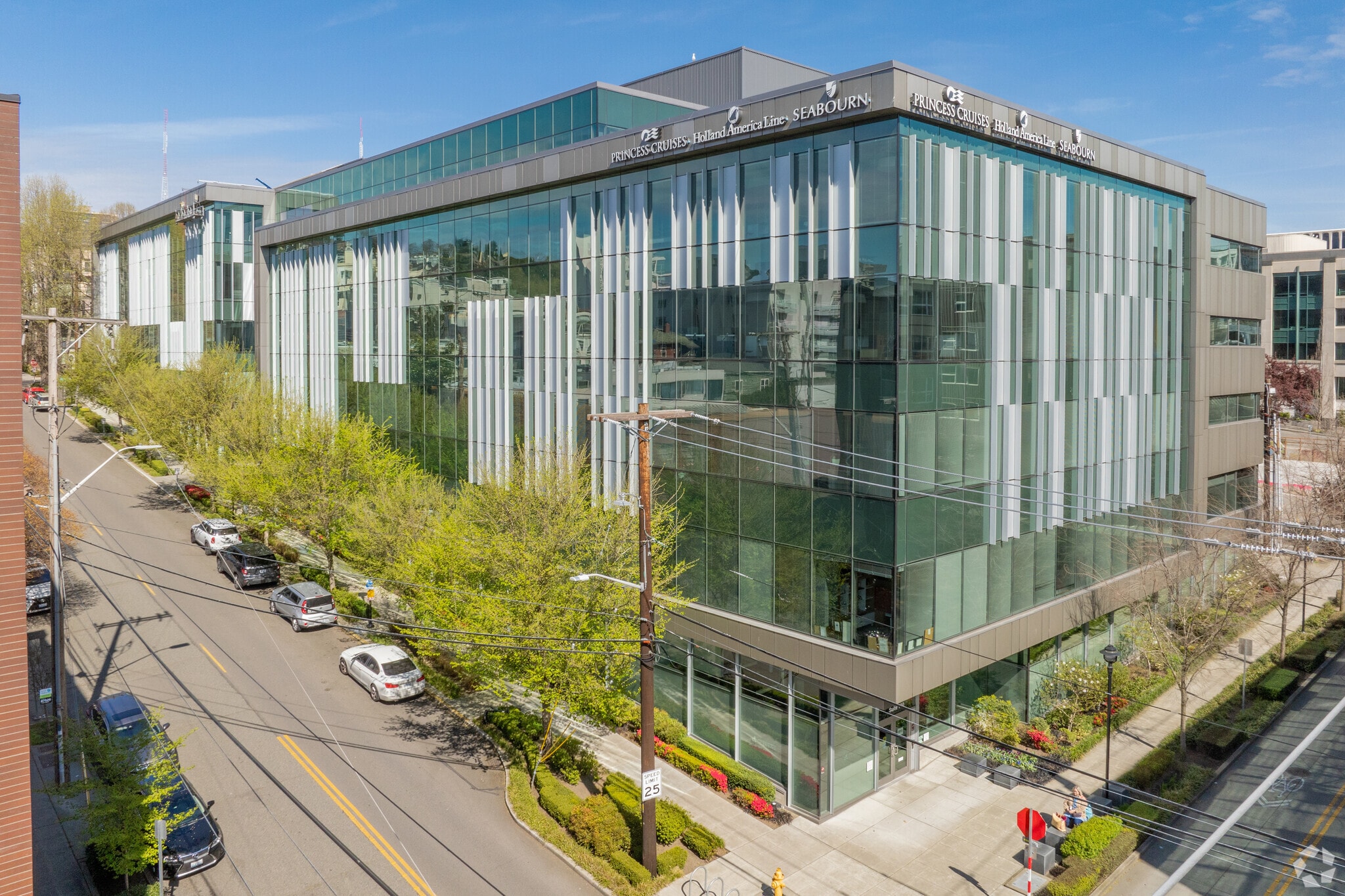 450 3rd Ave W, Seattle, WA for lease Primary Photo- Image 1 of 6