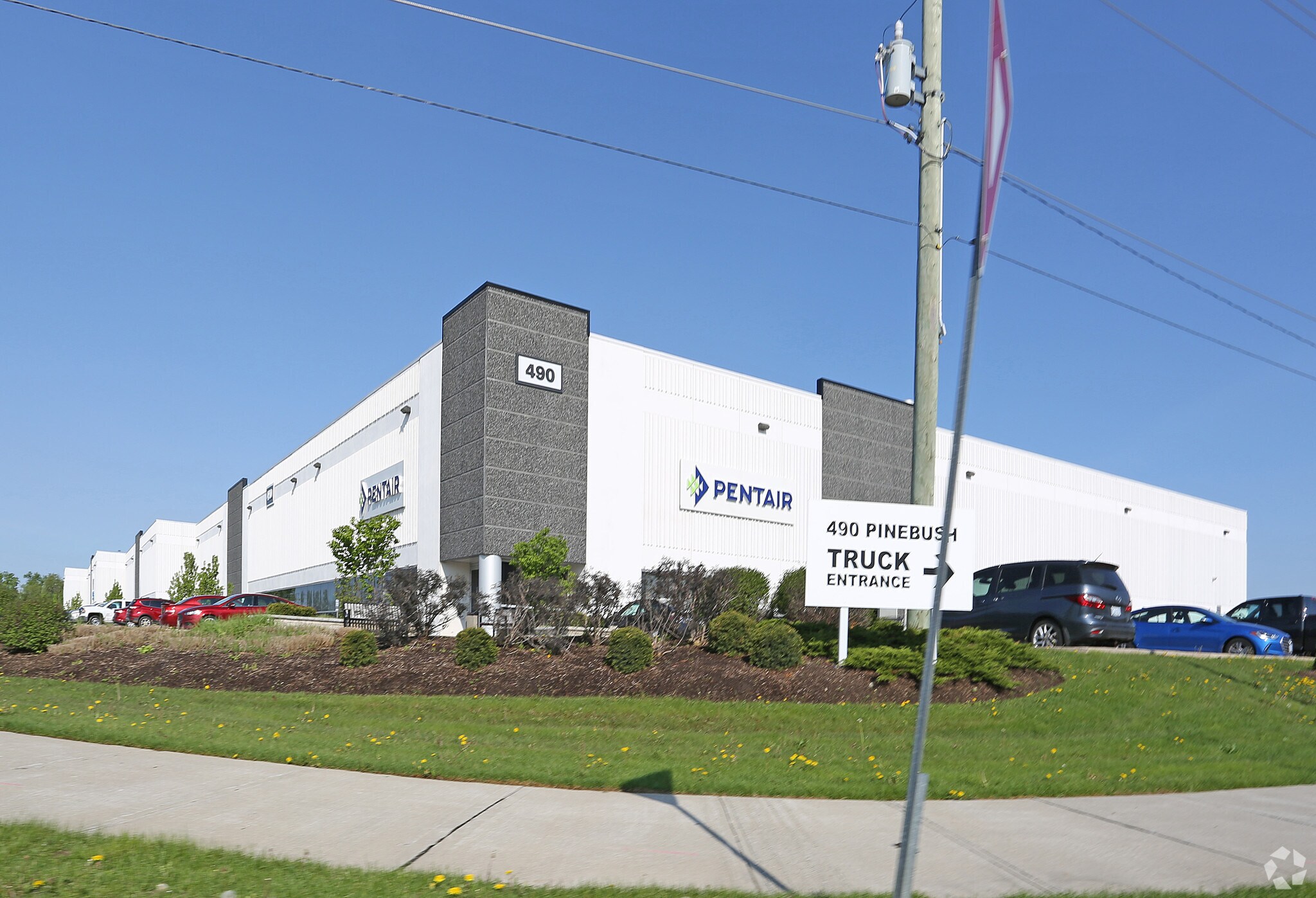 490 Pinebush Rd, Cambridge, ON for sale Primary Photo- Image 1 of 1