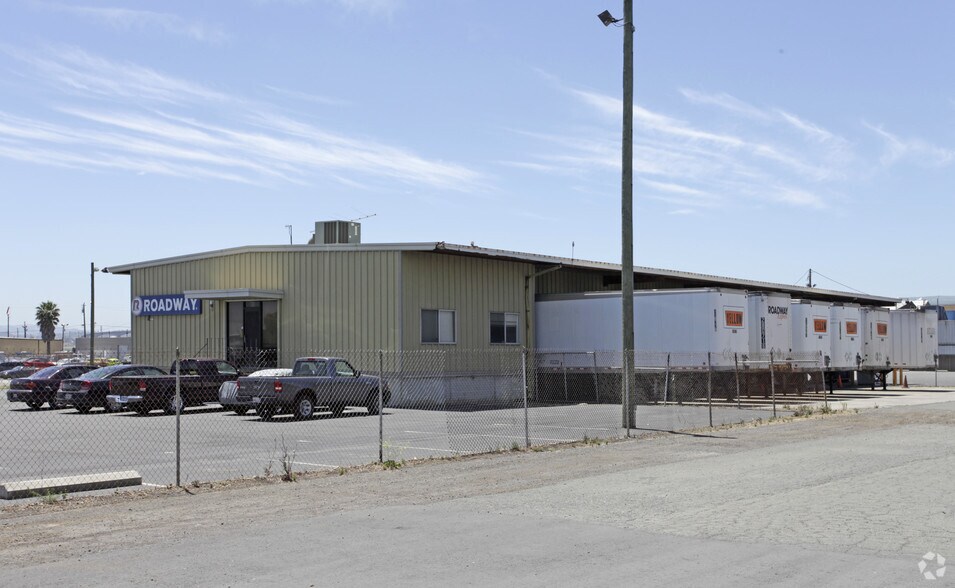 3872 Sprig Dr, Benicia, CA à louer - Photo du bâtiment - Image 2 de 4