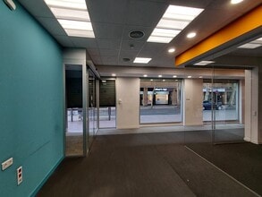 Office/Retail in Alcalá de Henares, Madrid for lease Interior Photo- Image 1 of 13