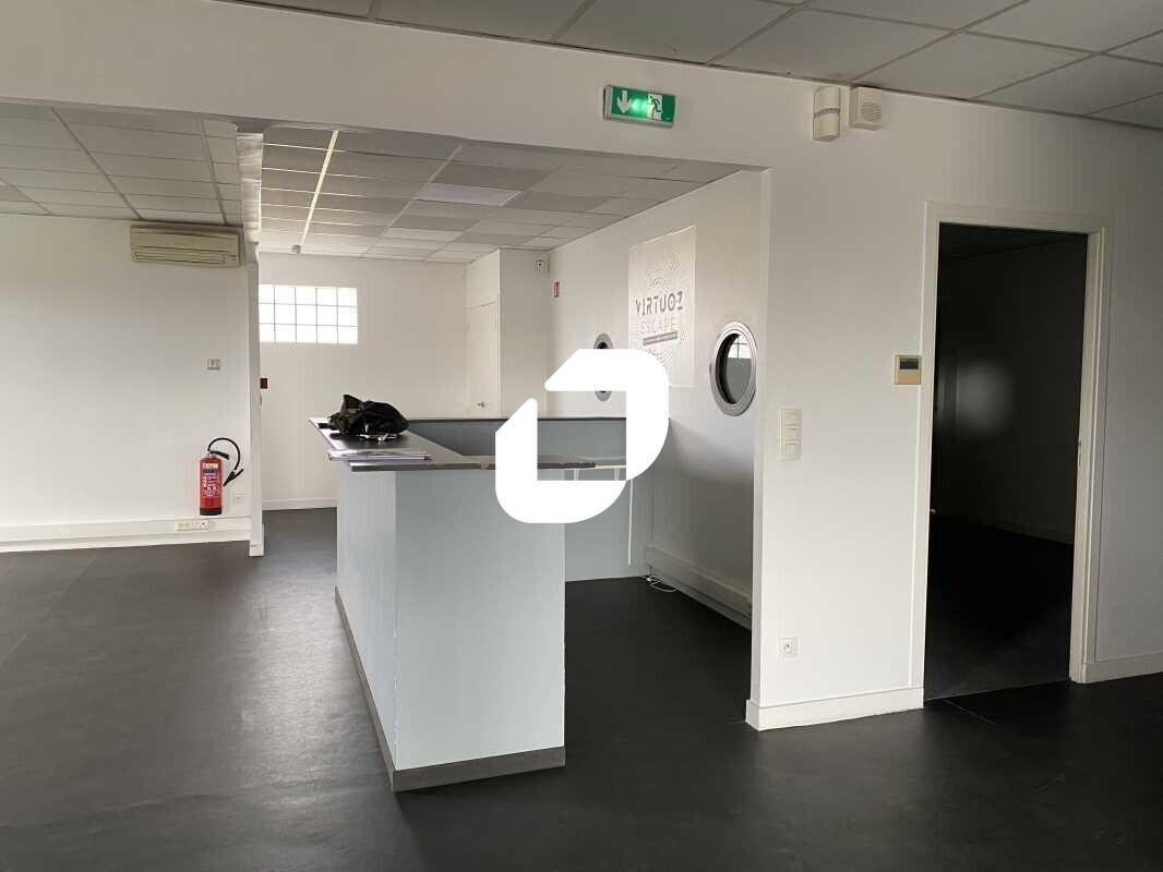 Retail in Mérignac for lease Interior Photo- Image 1 of 8