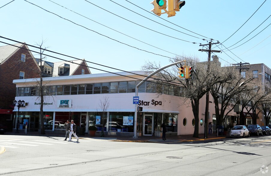 10 Grace Ave, Great Neck, NY for lease - Building Photo - Image 1 of 16