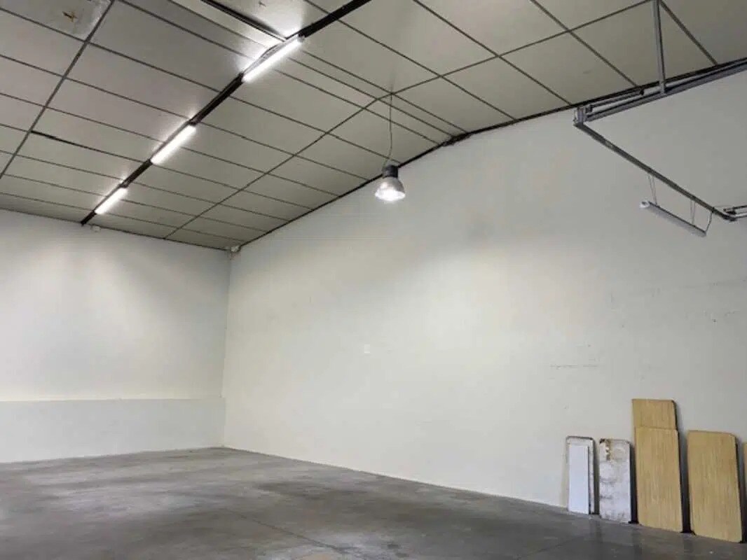 Flex in Décines-Charpieu for lease Building Photo- Image 1 of 6