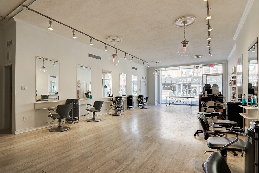 715-717 Queen St E, Toronto, ON à louer - Photo intérieure - Image 2 de 43