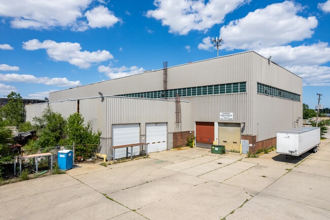 Plus de détails pour 20200 Mount Elliott Rd, Detroit, MI - Industriel à vendre