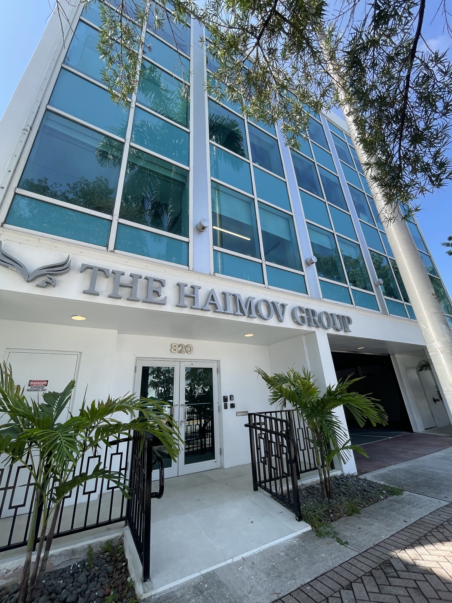 820 W 41st St, Miami Beach, FL for lease Building Photo- Image 1 of 111