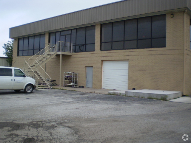 1049 Industrial Blvd, Abilene, TX for lease - Building Photo - Image 3 of 3