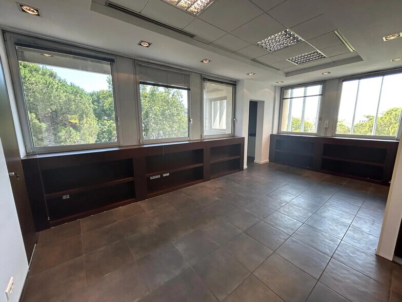 54 Avenue De Hambourg, Marseille for lease - Building Photo - Image 2 of 12