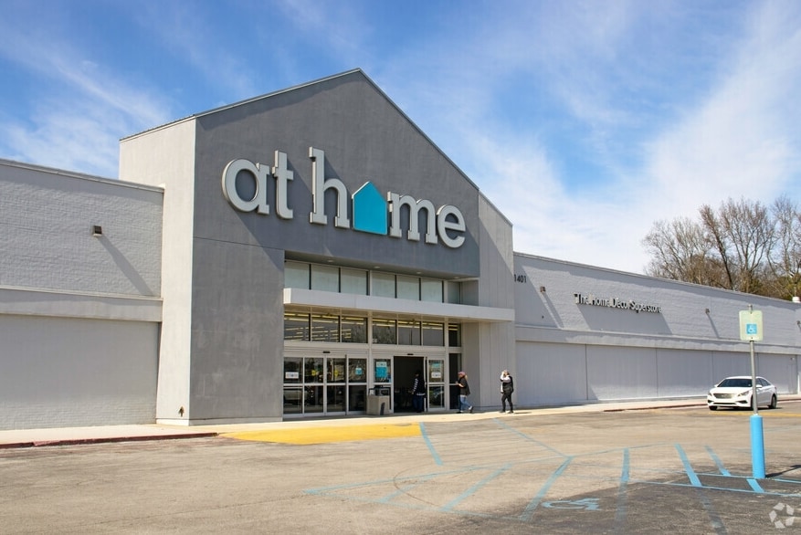 1401 Memorial Pky, Huntsville, AL for lease - Primary Photo - Image 1 of 15