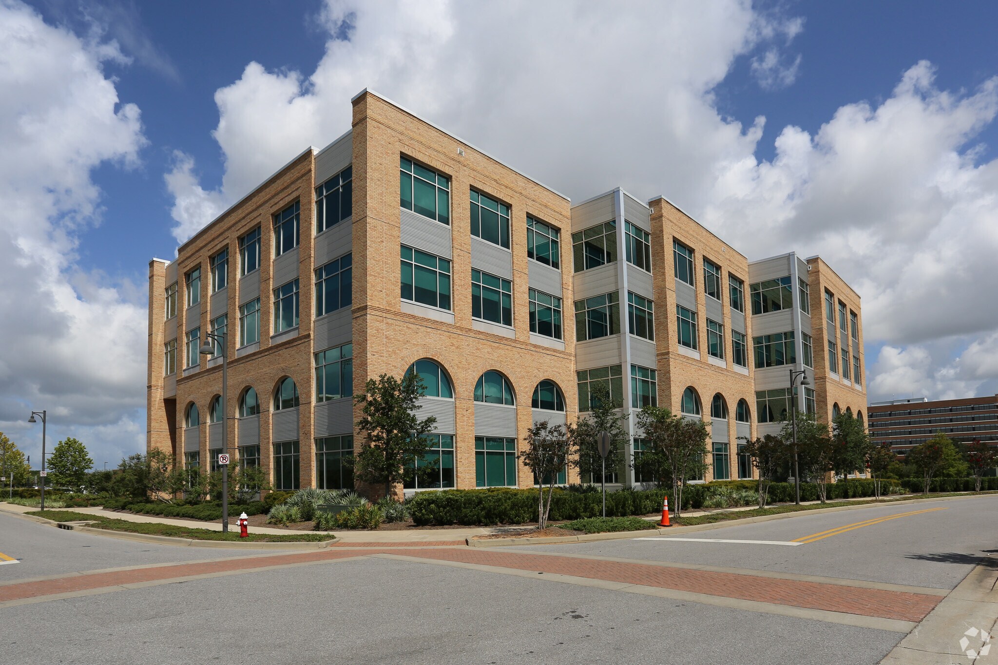 350 W Cedar St, Pensacola, FL for lease Primary Photo- Image 1 of 16