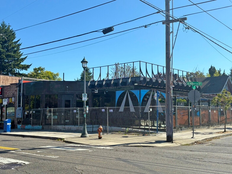 2700-2700A NE Alberta St, Portland, OR for lease - Building Photo - Image 2 of 8
