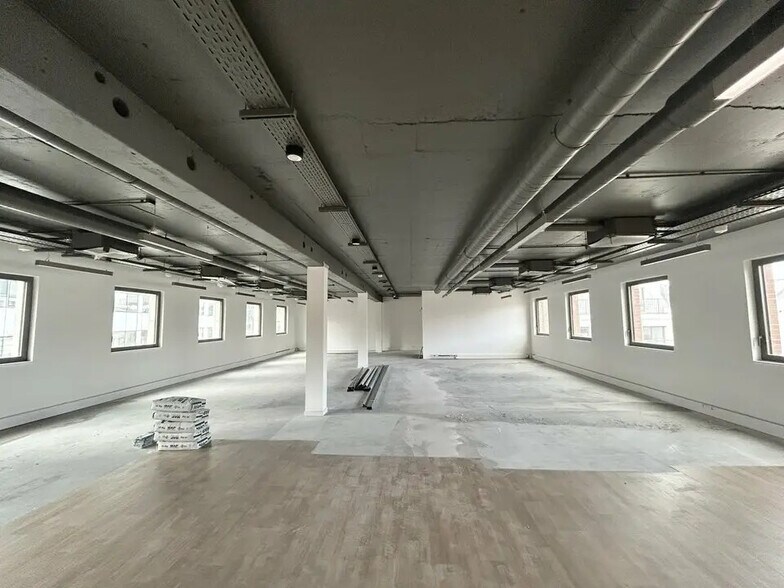 Bureau dans Lille à louer - Photo du bâtiment - Image 1 de 11