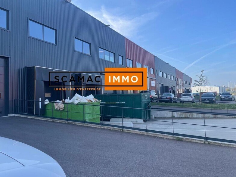 Flex dans Saint-Ouen-l'Aumône à louer - Photo du bâtiment - Image 2 de 2