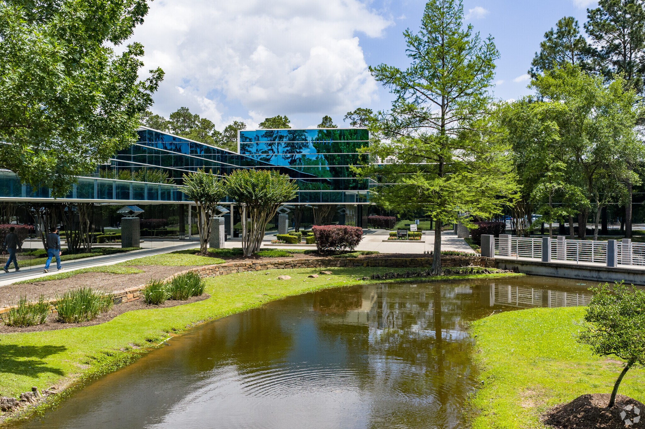 2700 Research Forest Dr, The Woodlands, TX à louer Photo du bâtiment- Image 1 de 28