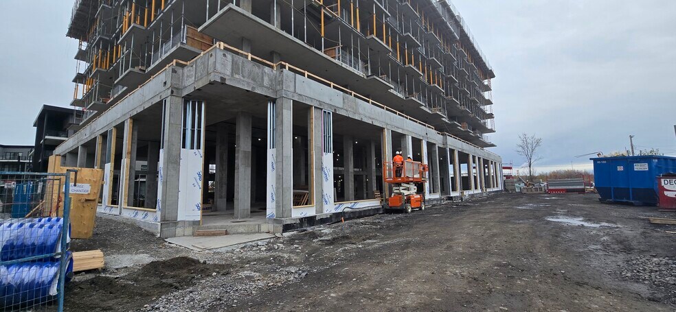 520-530 Rue Des Marronniers, Candiac, QC à louer - Photo du bâtiment - Image 2 de 3