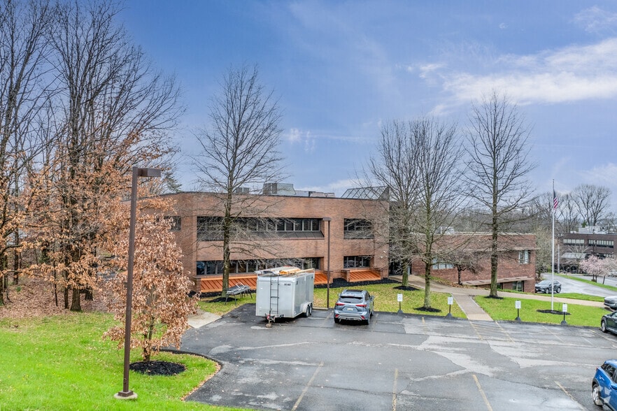 115 Technology Dr, Pittsburgh, PA for lease - Building Photo - Image 3 of 22