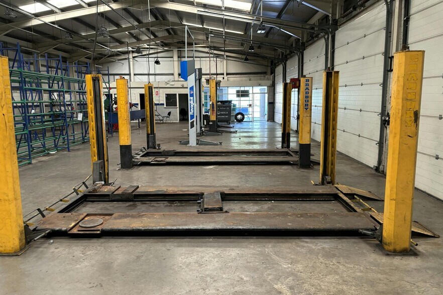 Trostre Rd, Llanelli à vendre - Photo intérieure - Image 2 de 3