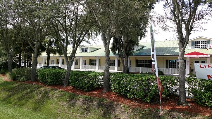 992 Tamiami Trl, Port Charlotte, FL à louer - Photo du bâtiment - Image 2 de 12