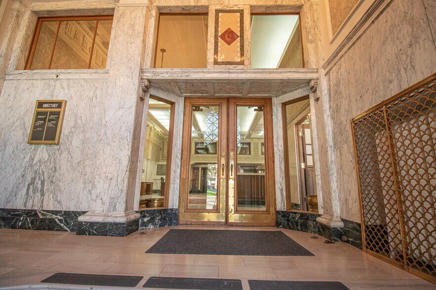 301 Columbia St, Lafayette, IN à louer - Photo du bâtiment - Image 2 de 61