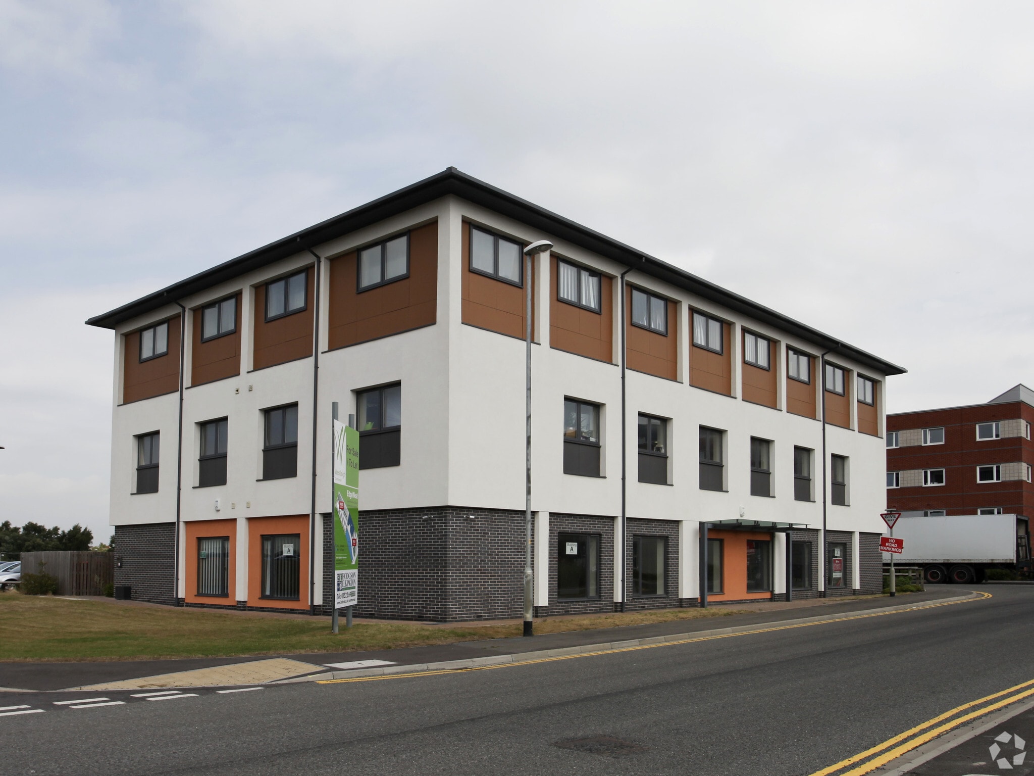 Ruston Way, Lincoln for sale Primary Photo- Image 1 of 11